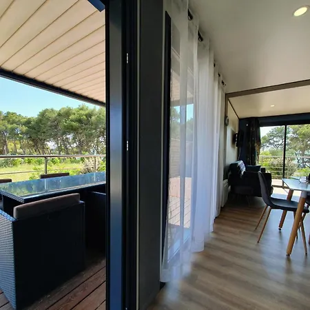 Du 63 بيت للعطل